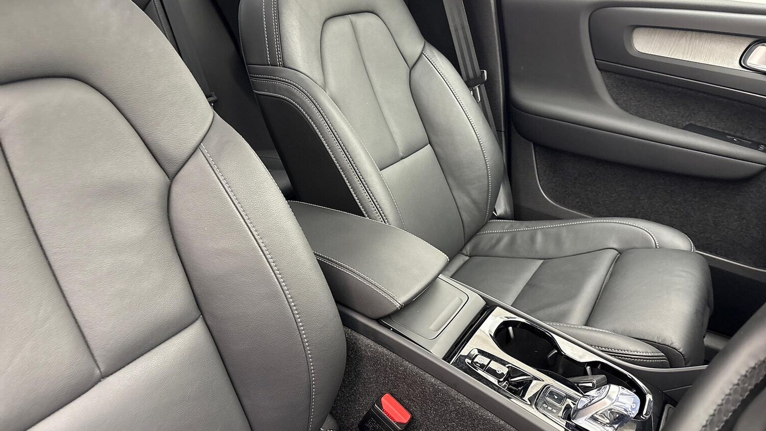 Used Volvo XC40 2025 for sale - 76413922: Photo 25