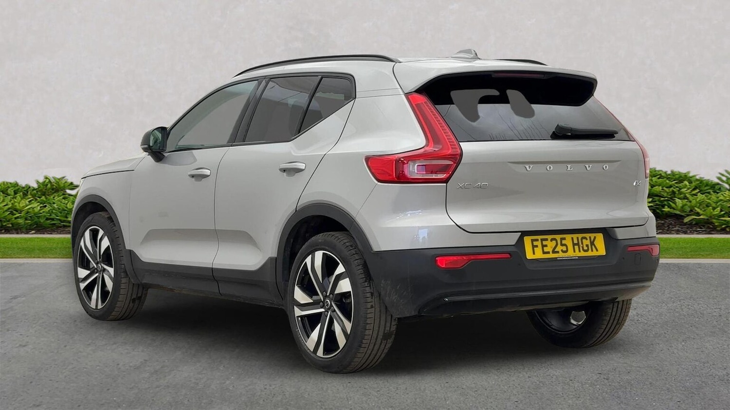 Used Volvo XC40 2025 for sale - 76413922: Photo 3