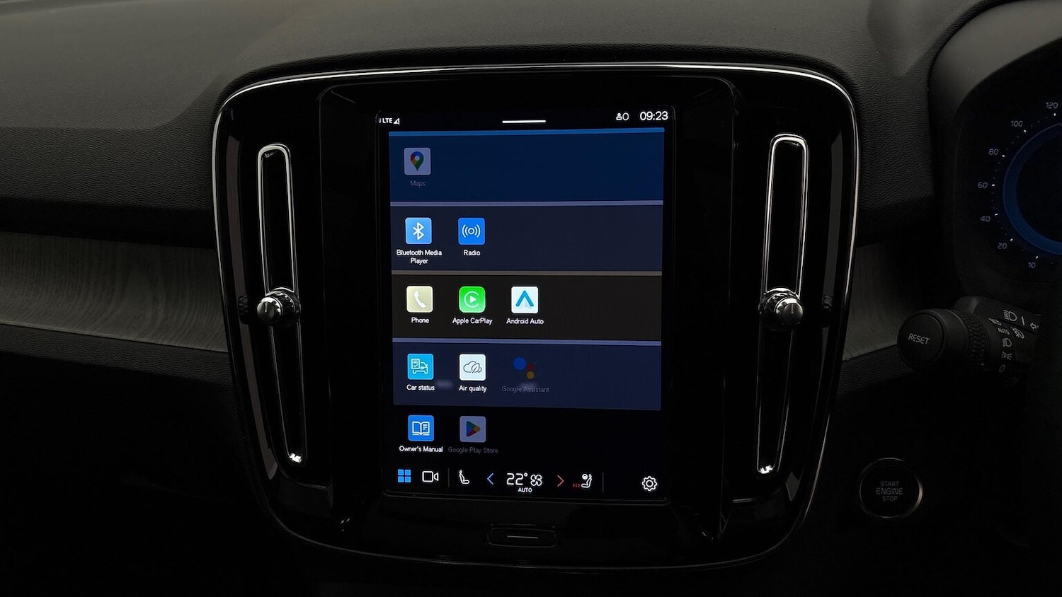 Used Volvo XC40 2025 for sale - 76413922: Photo 30