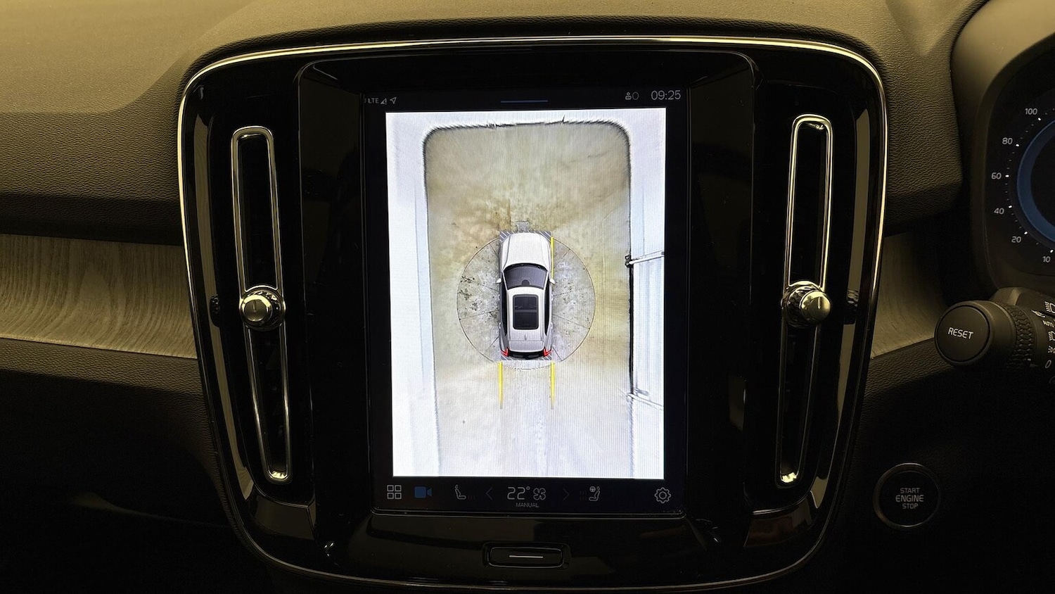 Used Volvo XC40 2025 for sale - 76413922: Photo 36