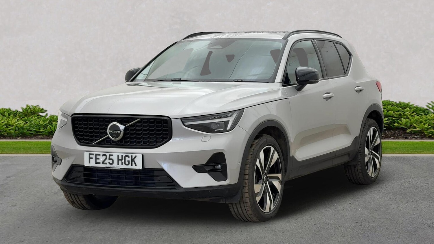 Used Volvo XC40 2025 for sale - 76413922: Photo 4