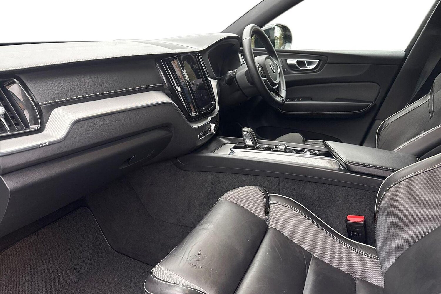 Used Volvo XC60 2022 for sale - 78192754: Photo 9