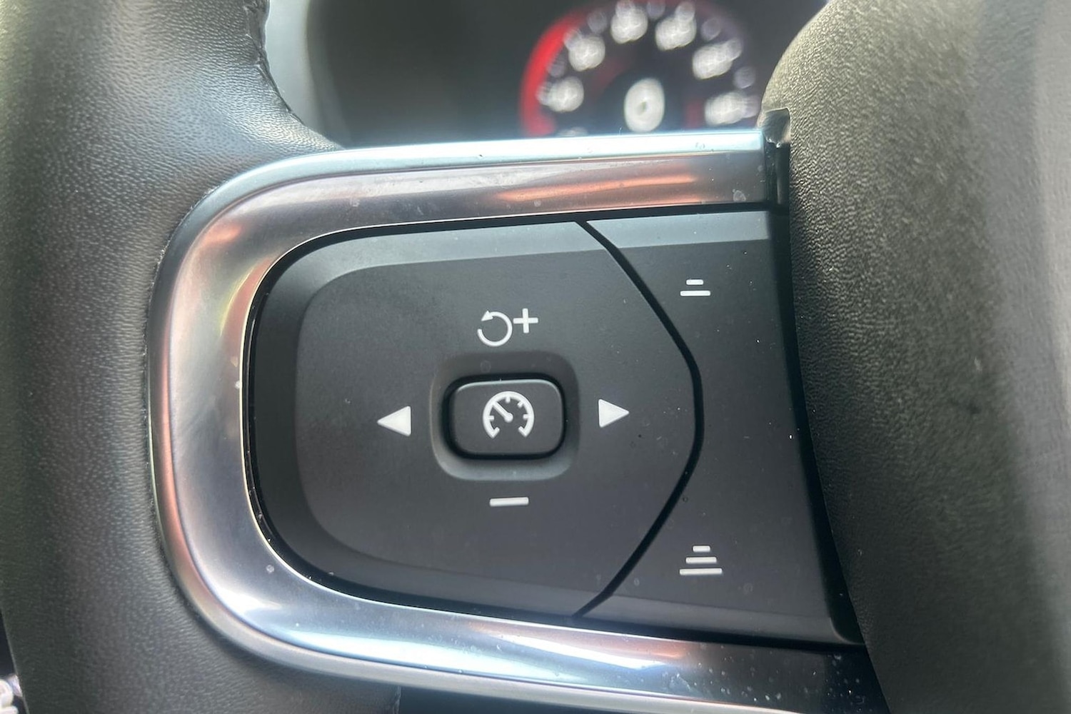 Used Volvo XC40 2022 for sale - 76046013: Photo 26