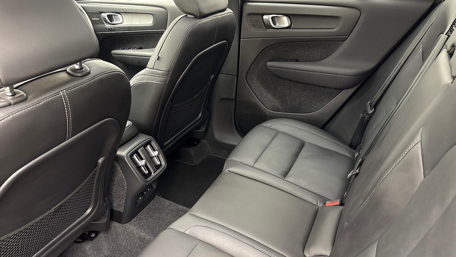 Used Volvo XC40 2024 for sale - 76628169: Photo 11