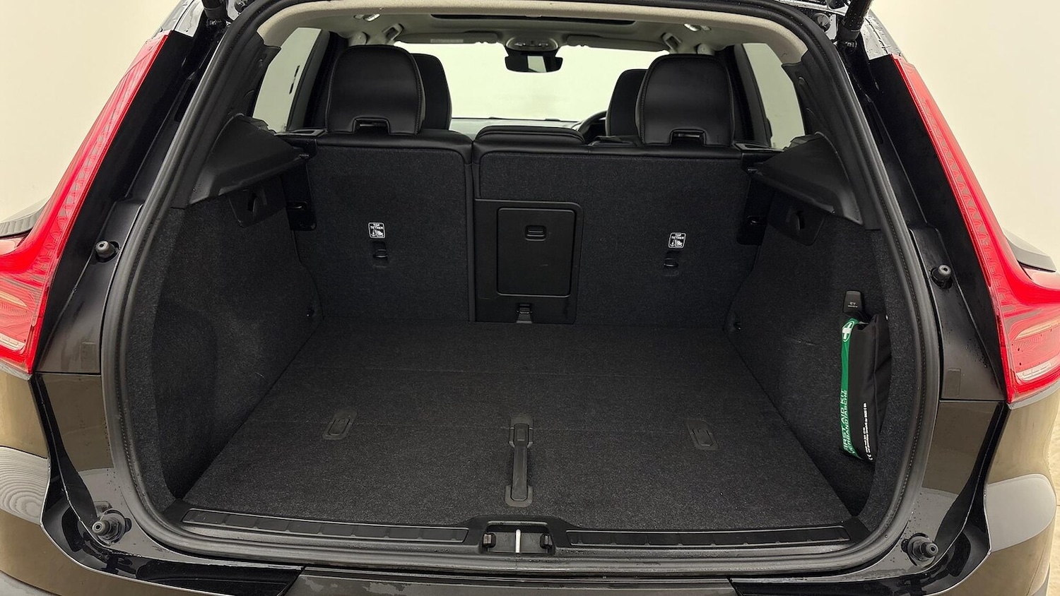 Used Volvo XC40 2024 for sale - 76628169: Photo 12