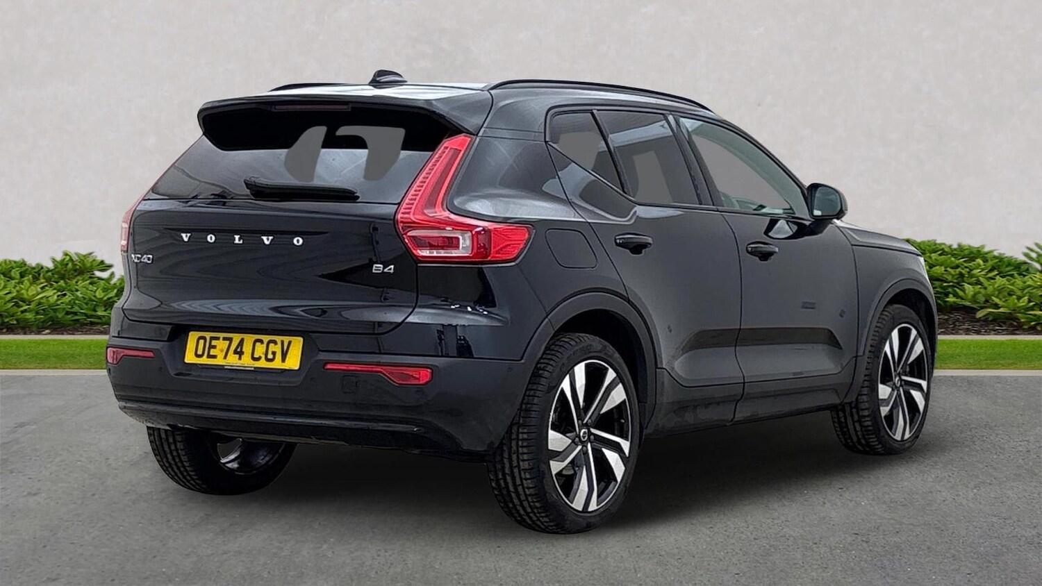 Used Volvo XC40 2024 for sale - 76628169: Photo 2
