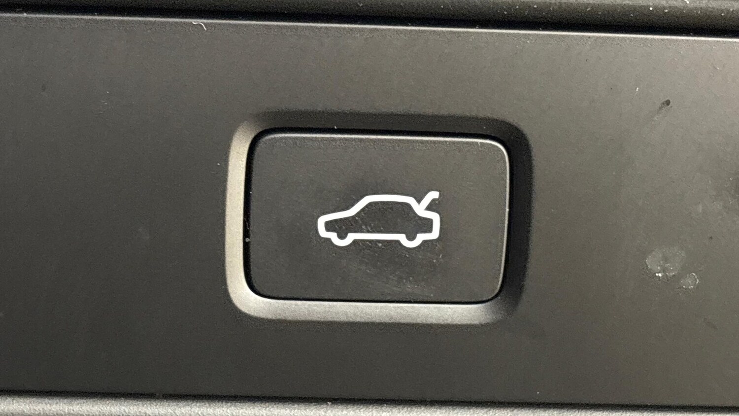 Used Volvo XC40 2024 for sale - 76628169: Photo 25