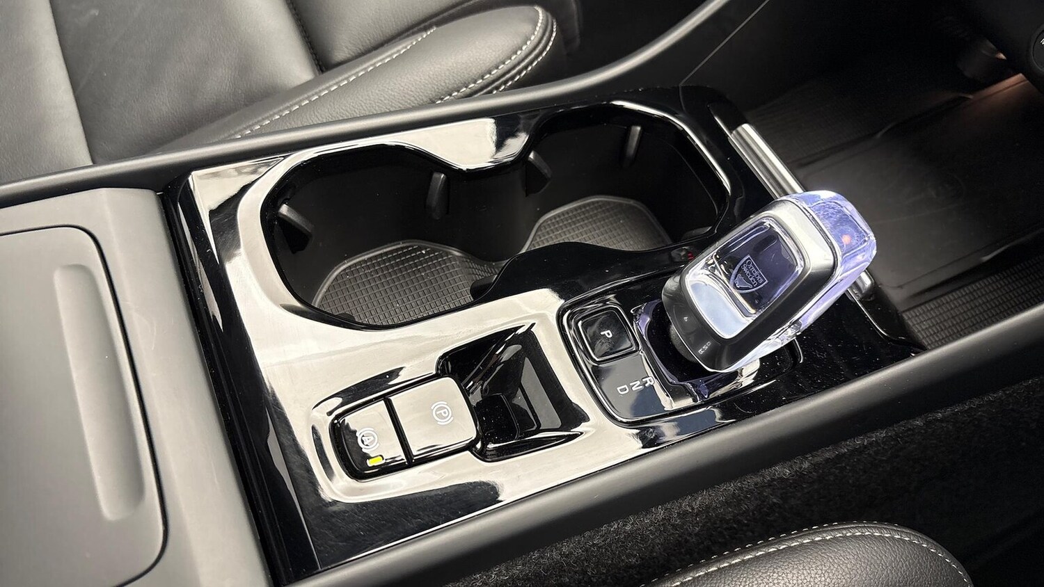 Used Volvo XC40 2024 for sale - 76628169: Photo 27