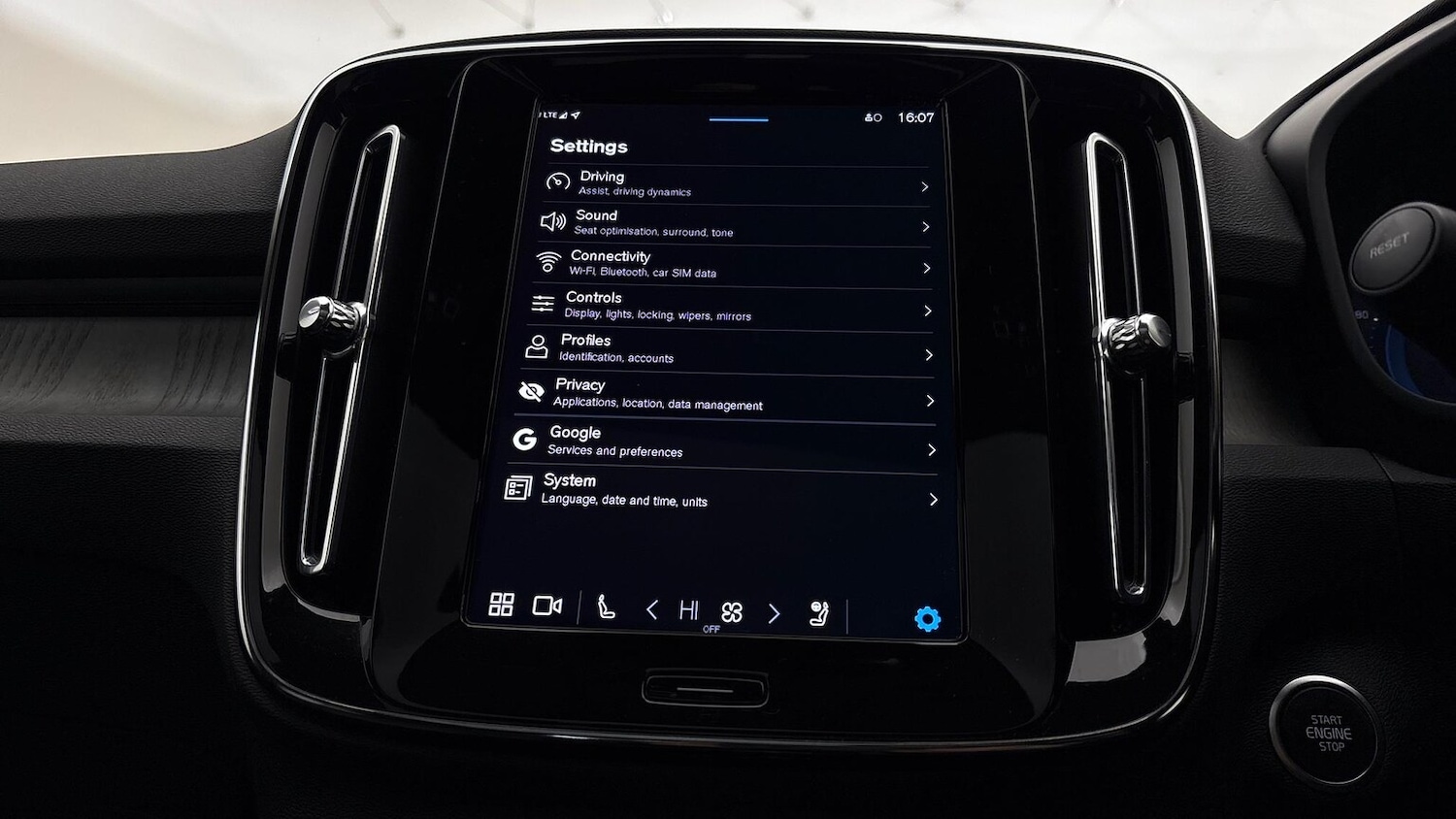 Used Volvo XC40 2024 for sale - 76628169: Photo 29