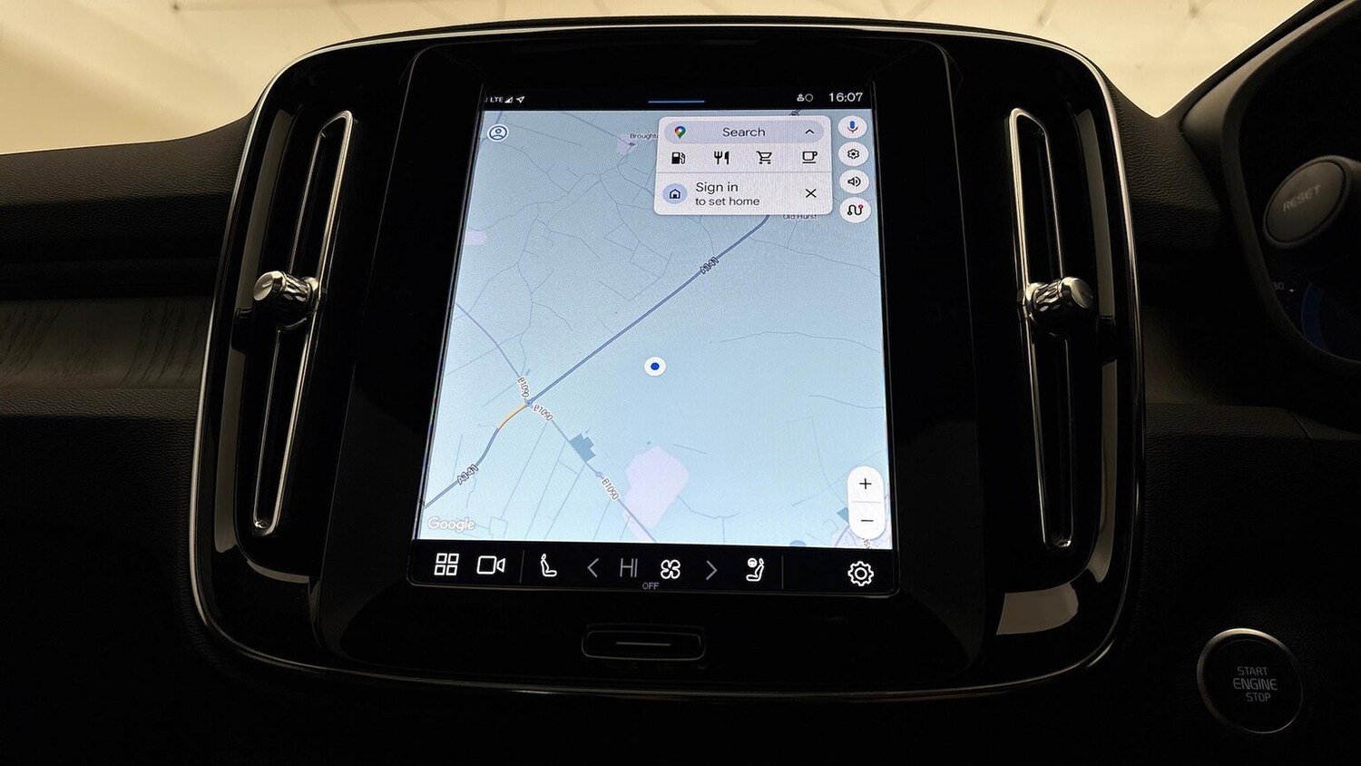 Used Volvo XC40 2024 for sale - 76628169: Photo 30