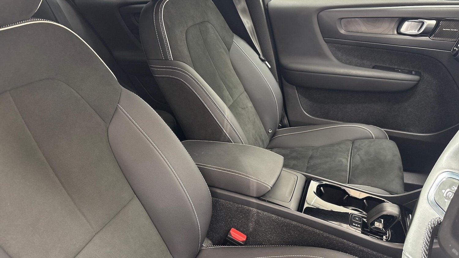 Used Volvo XC40 2022 for sale - 76437278: Photo 27