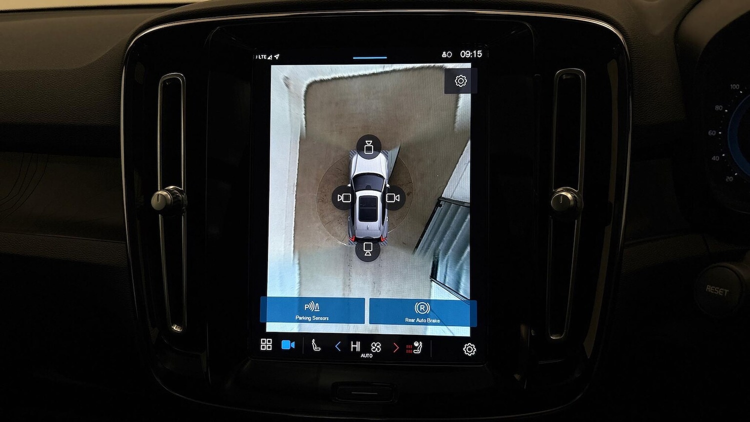 Used Volvo XC40 2022 for sale - 76437278: Photo 38