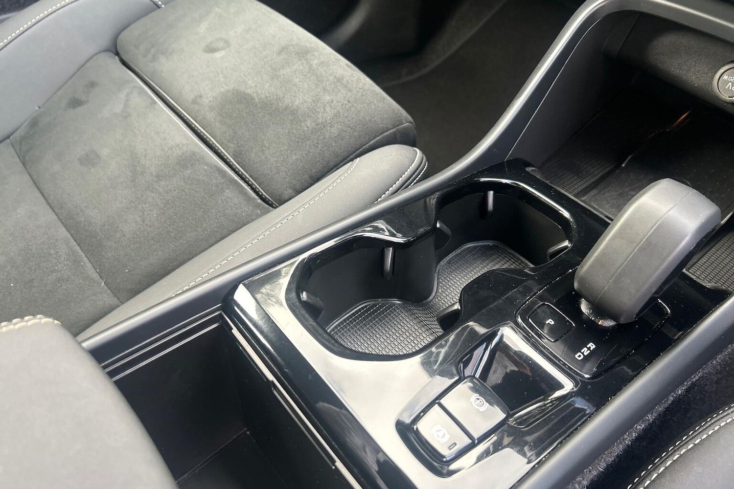 Used Volvo XC40 2025 for sale - 76741201: Photo 13