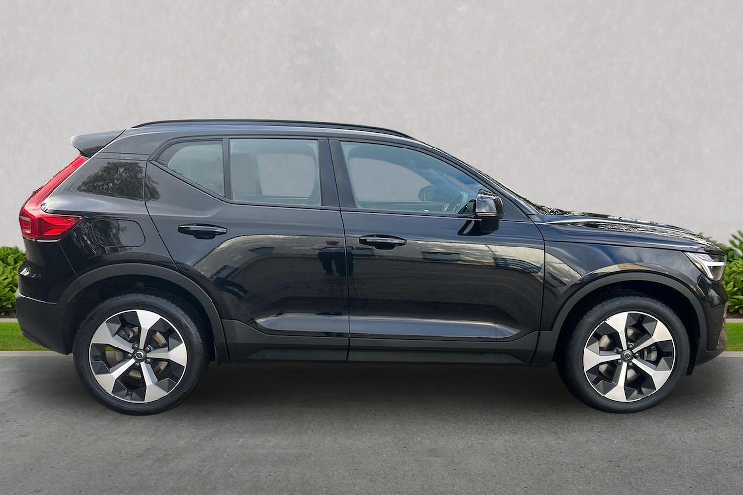 Used Volvo XC40 2025 for sale - 76741201: Photo 3