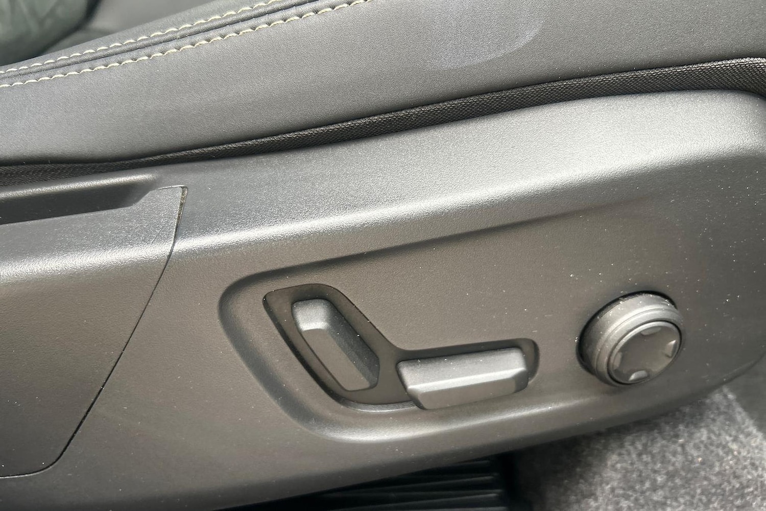 Used Volvo XC40 2025 for sale - 76741201: Photo 30