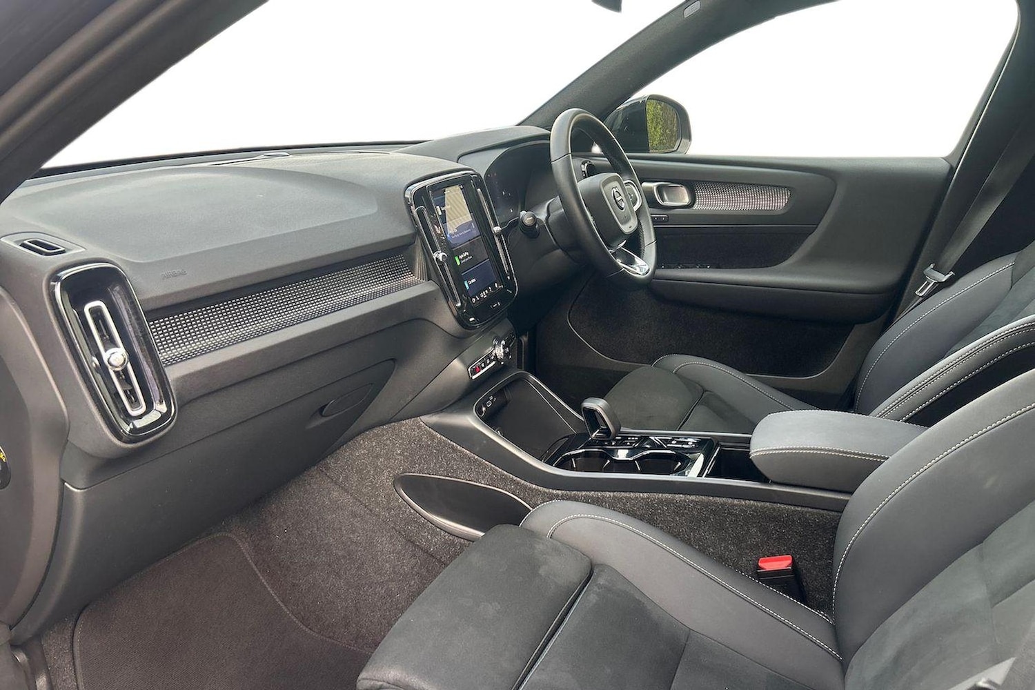 Used Volvo XC40 2025 for sale - 76741201: Photo 7