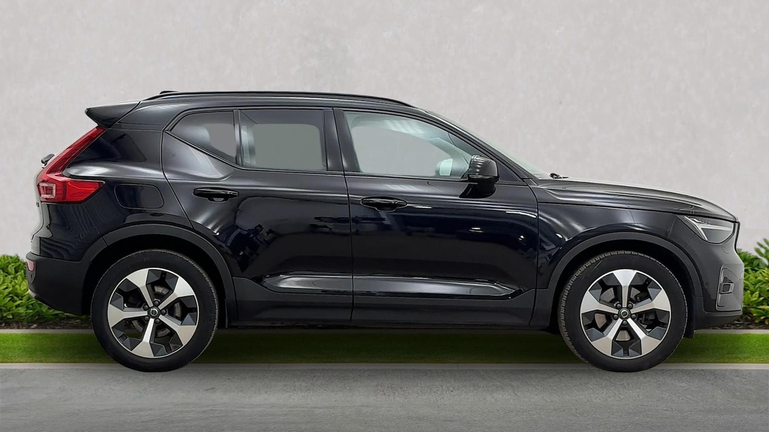 Used Volvo XC40 2022 for sale - 76757431: Photo 2