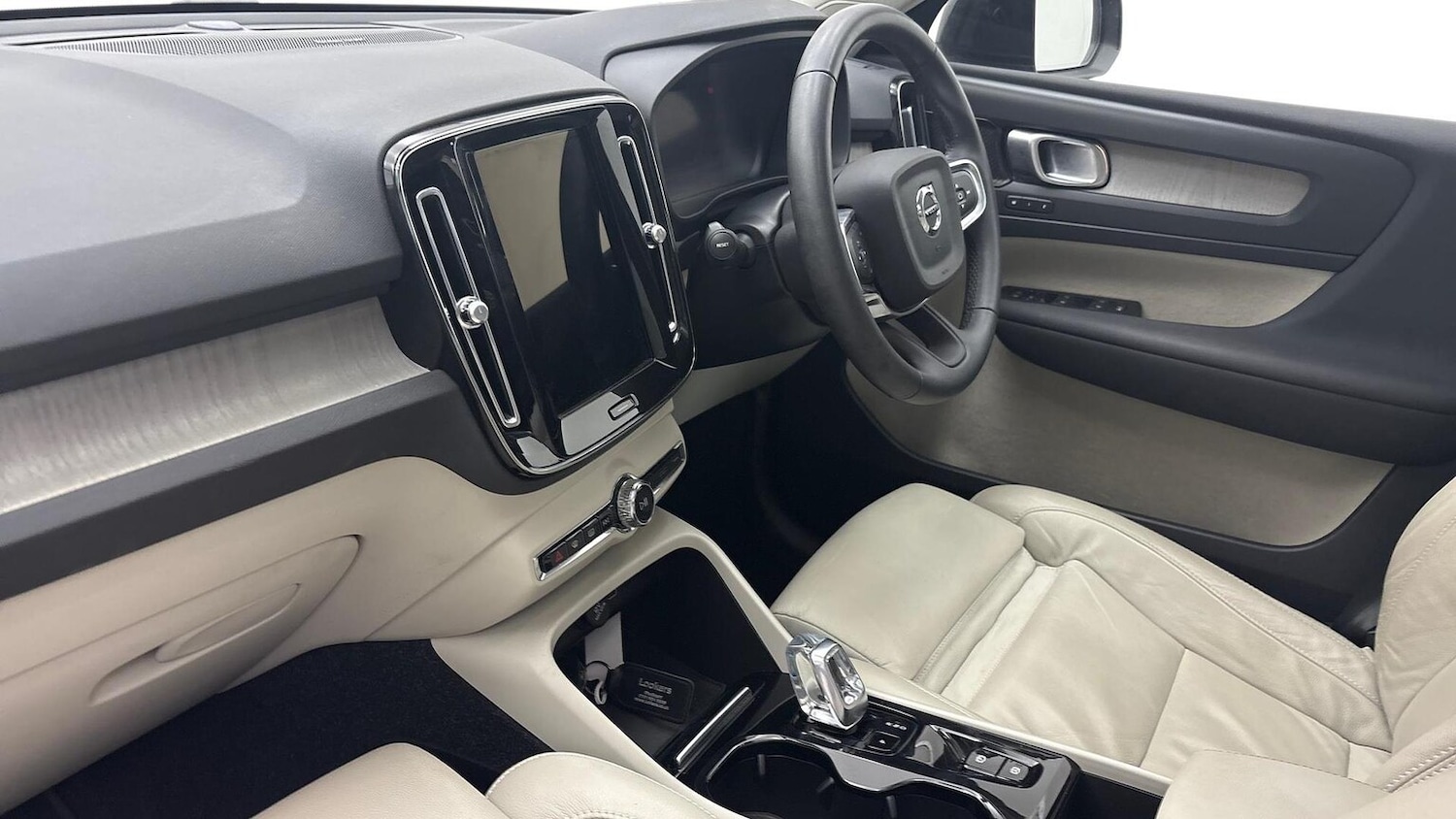 Used Volvo XC40 2022 for sale - 76757431: Photo 6