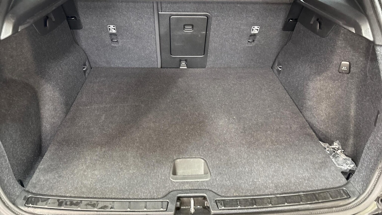 Used Volvo XC40 2025 for sale - 76650208: Photo 11