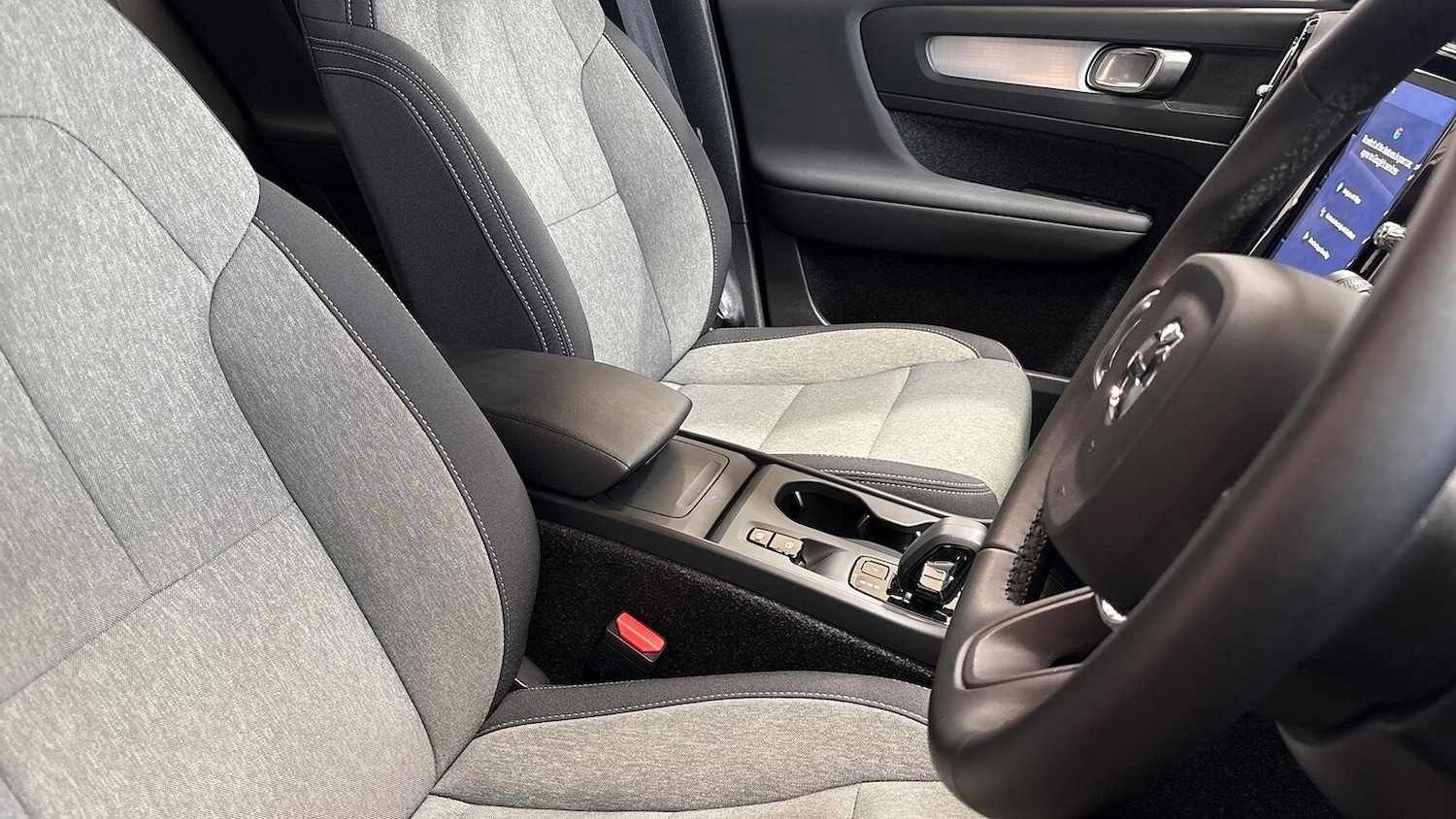 Used Volvo XC40 2025 for sale - 76650208: Photo 21