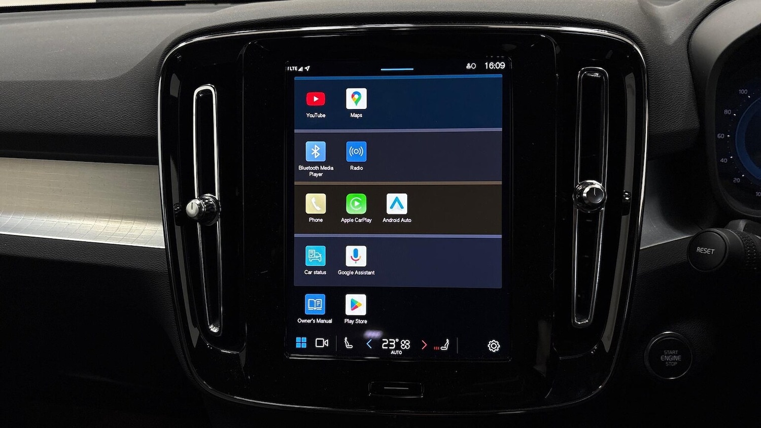 Used Volvo XC40 2025 for sale - 76650208: Photo 26