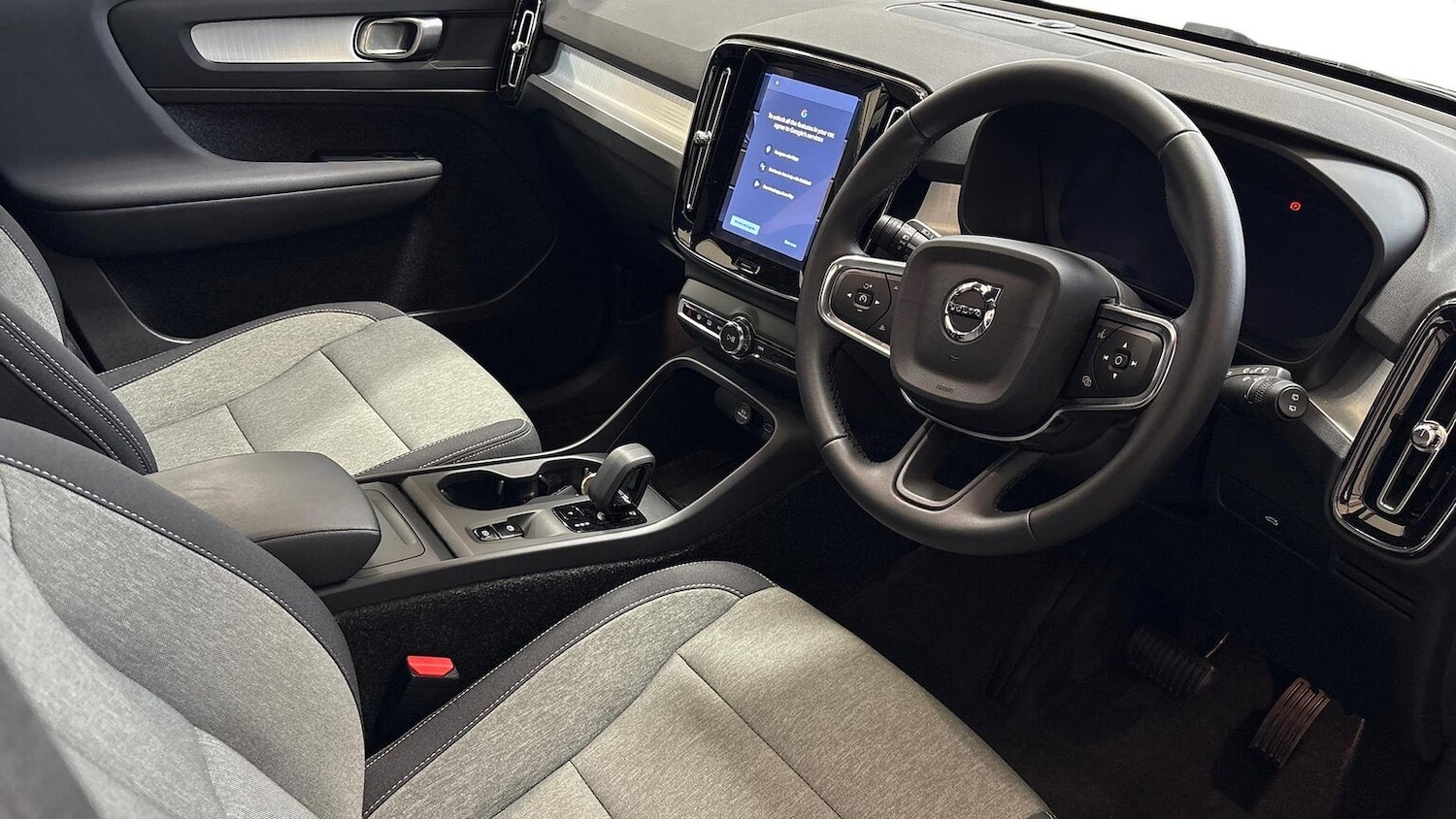 Used Volvo XC40 2025 for sale - 76650208: Photo 7