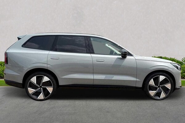 Used Volvo EX90 2025 for sale - 76342963: Photo 3