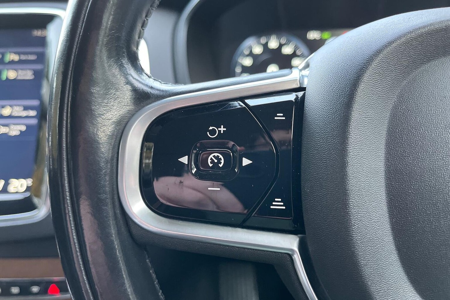 Used Volvo XC90 2017 for sale - 76892176: Photo 28