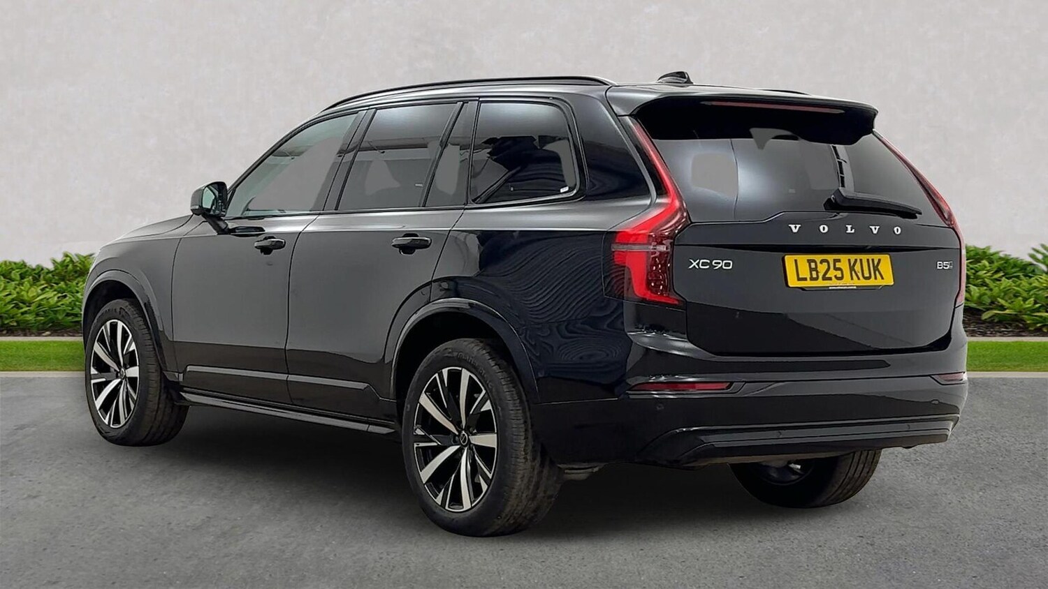 Used Volvo XC90 2025 for sale - 76418237: Photo 3