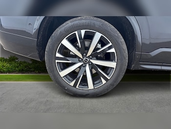 Used Volvo XC90 2025 for sale - 76418237: Photo