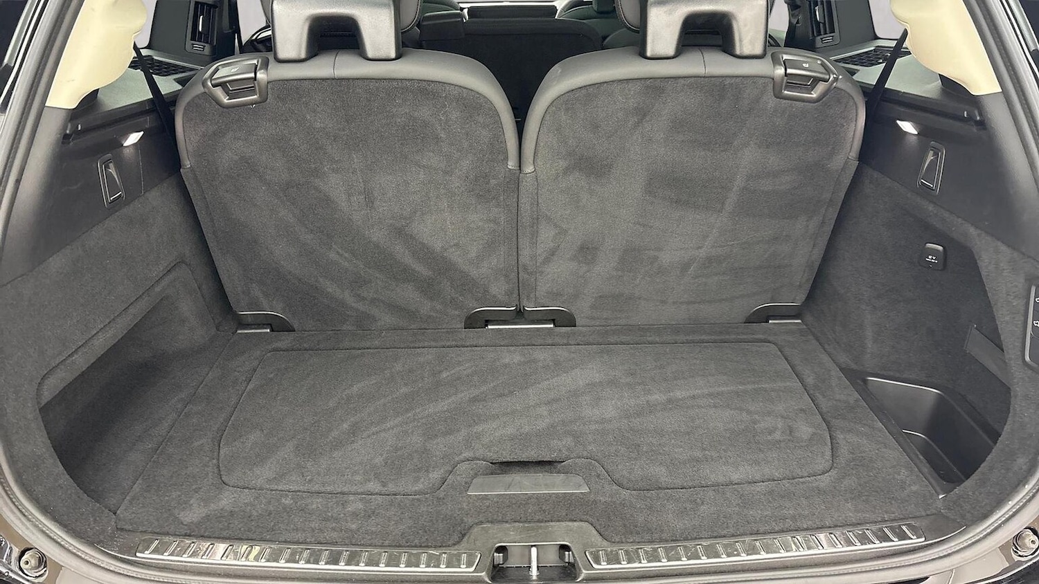 Used Volvo XC90 2025 for sale - 76418237: Photo 5