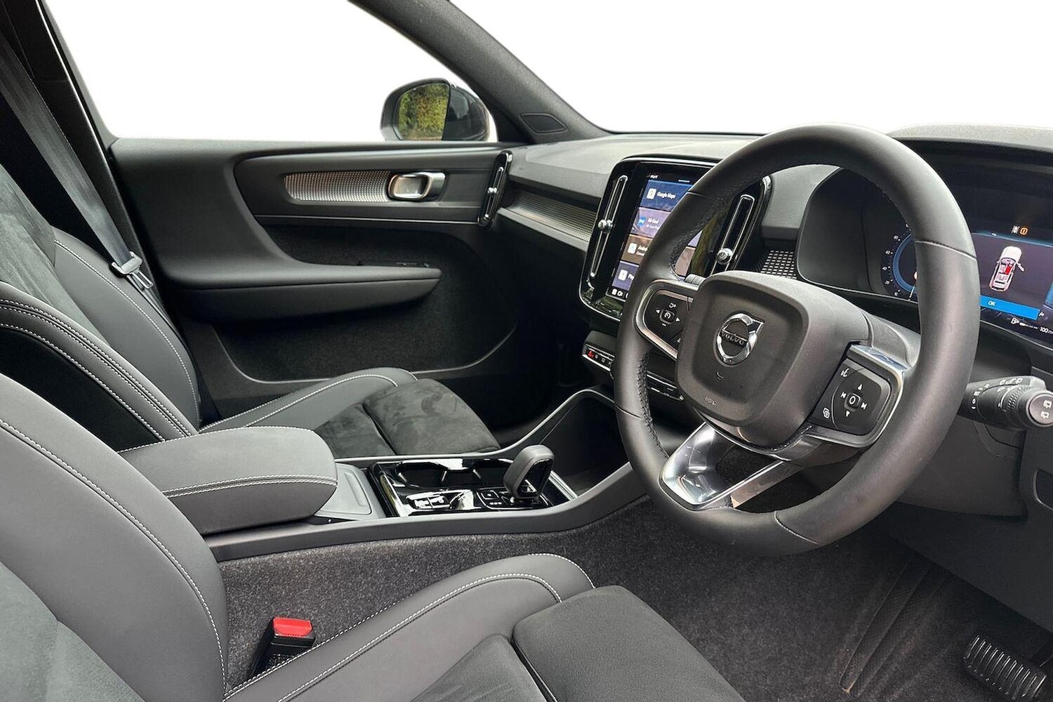 Used Volvo XC40 2024 for sale - 76570970: Photo 15