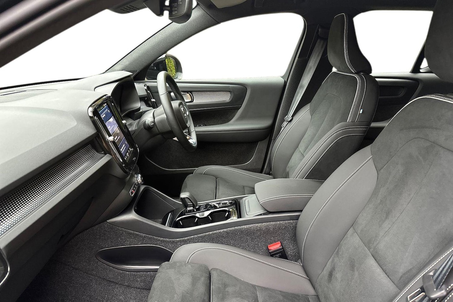 Used Volvo XC40 2024 for sale - 76570970: Photo 7