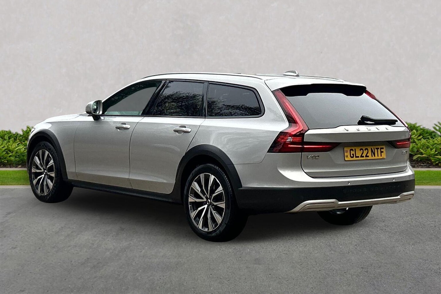 Used Volvo V90 2022 for sale - 77962291: Photo 2
