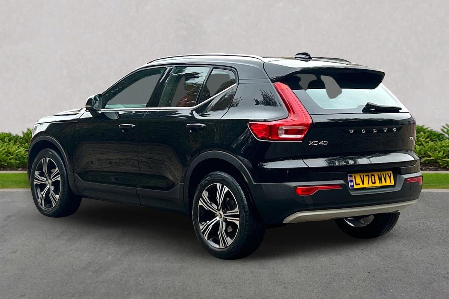 Used Volvo XC40 2020 for sale - 76830690: Photo 2