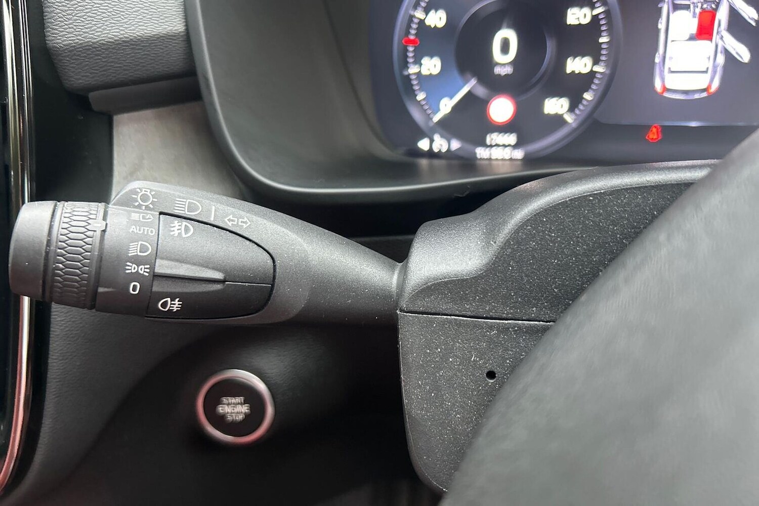 Used Volvo XC40 2020 for sale - 76830690: Photo 28