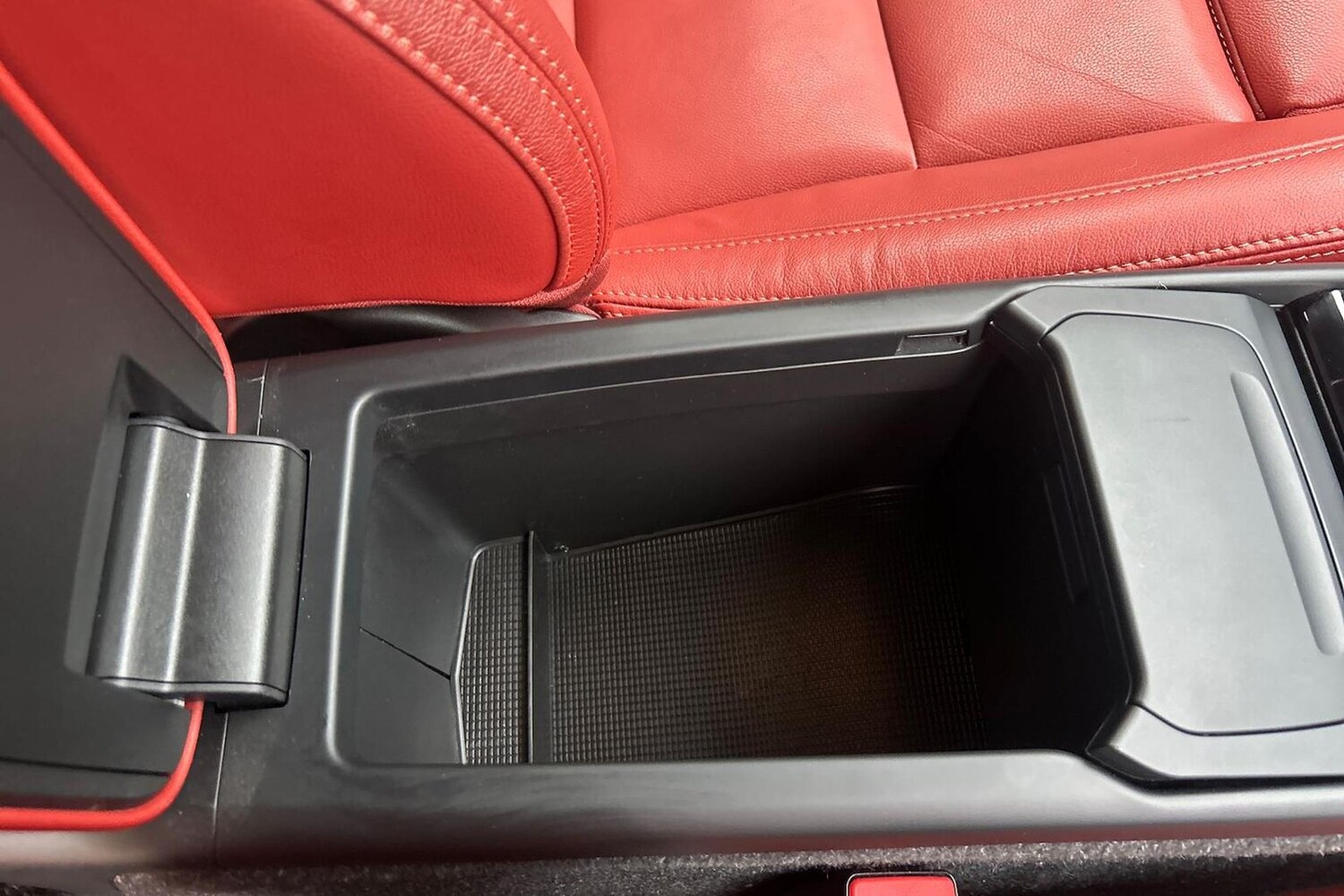 Used Volvo XC40 2020 for sale - 76830690: Photo 32