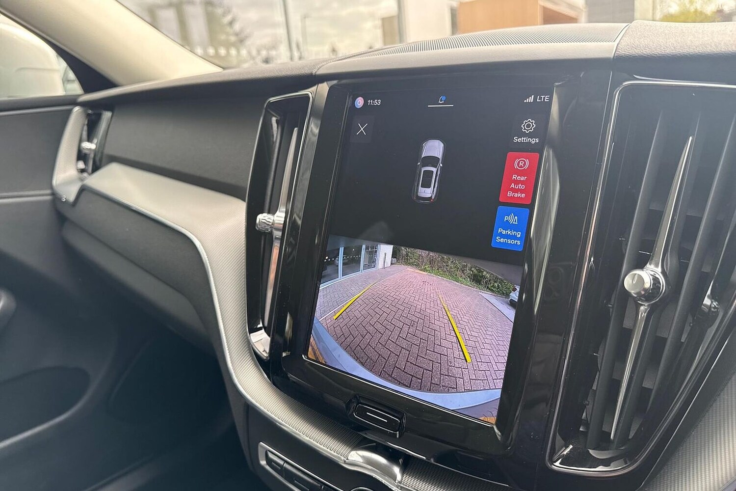 Used Volvo XC60 2023 for sale - 78192836: Photo 25