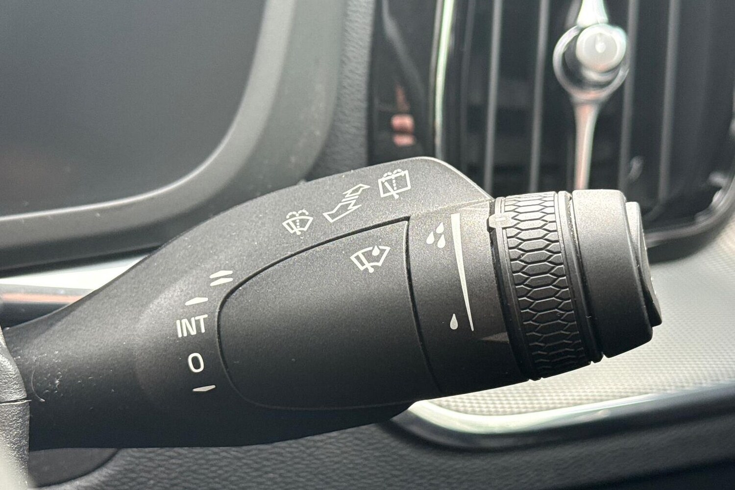 Used Volvo XC60 2023 for sale - 78192836: Photo 30