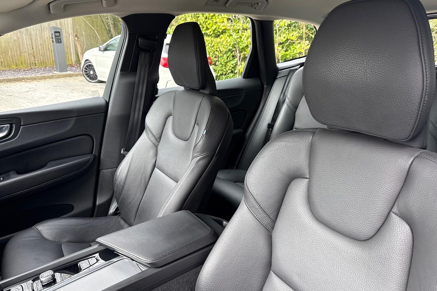 Used Volvo XC60 2023 for sale - 78192836: Photo 32