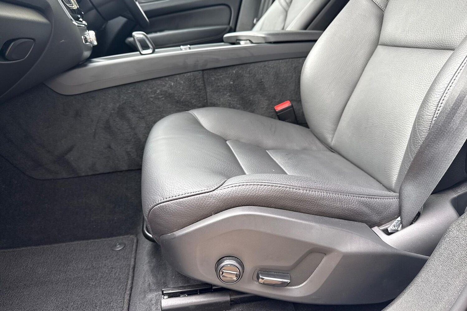 Used Volvo XC60 2023 for sale - 78192836: Photo 36