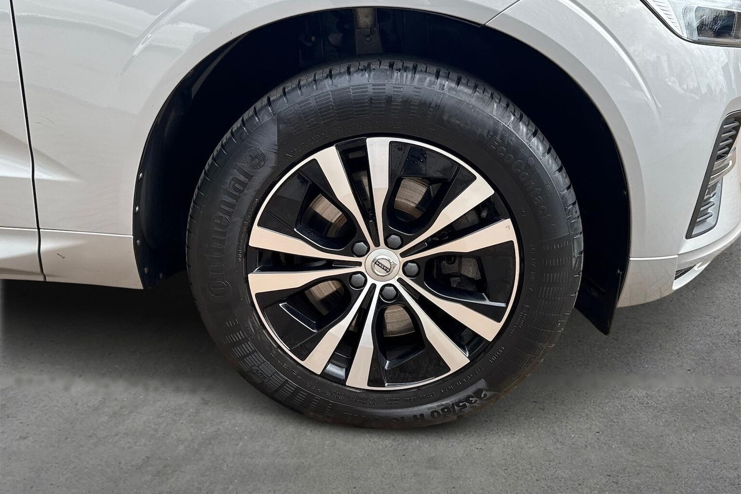 Used Volvo XC60 2023 for sale - 78192836: Photo 8