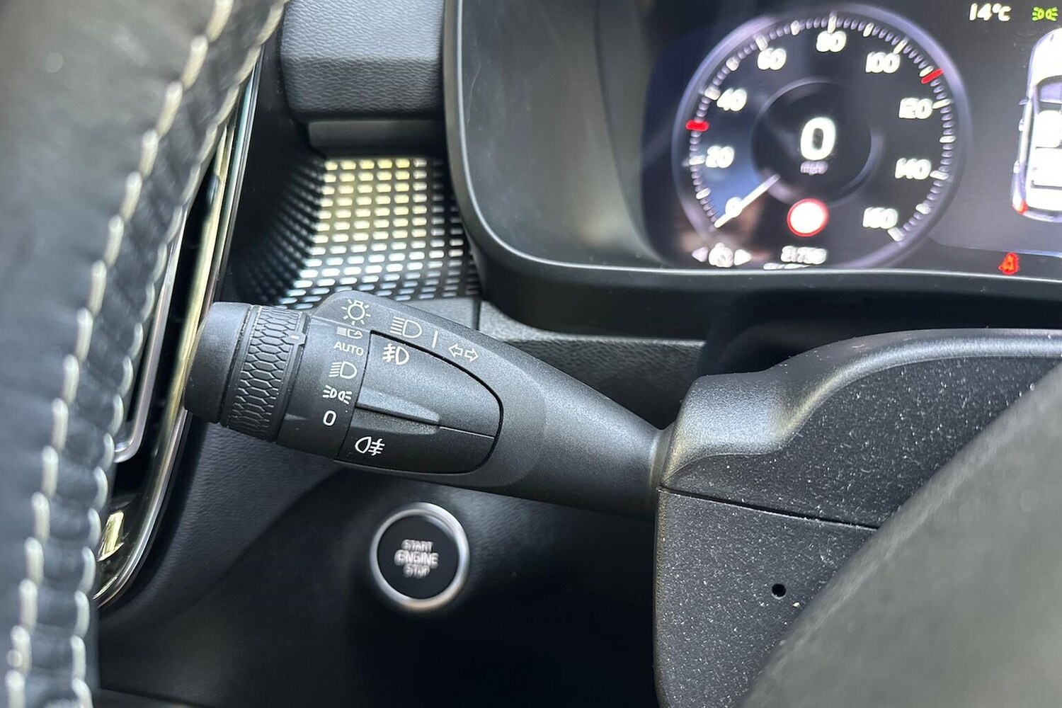 Used Volvo XC40 2020 for sale - 76521008: Photo 29