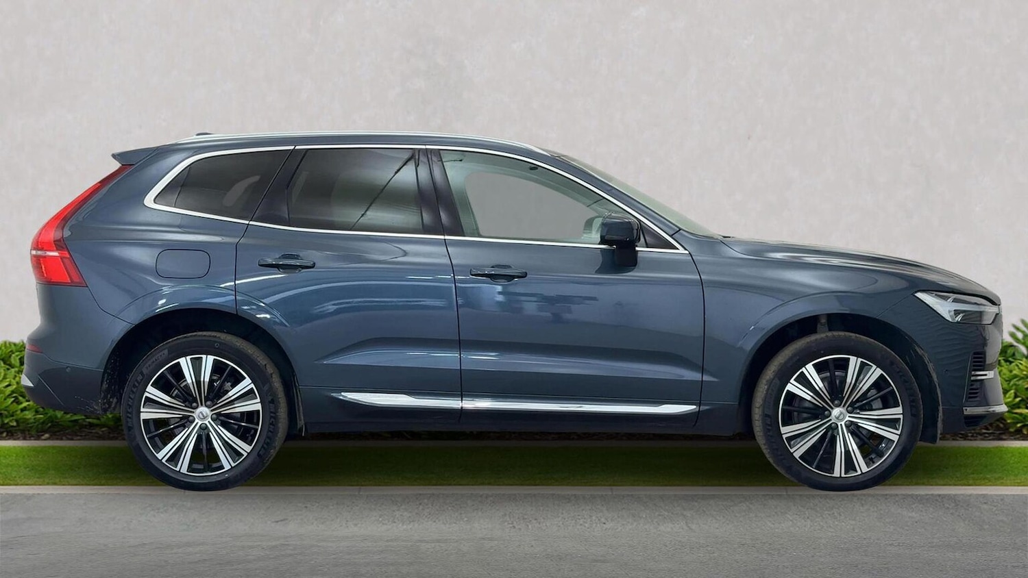 Used Volvo XC60 2022 for sale - 76785160: Photo 2