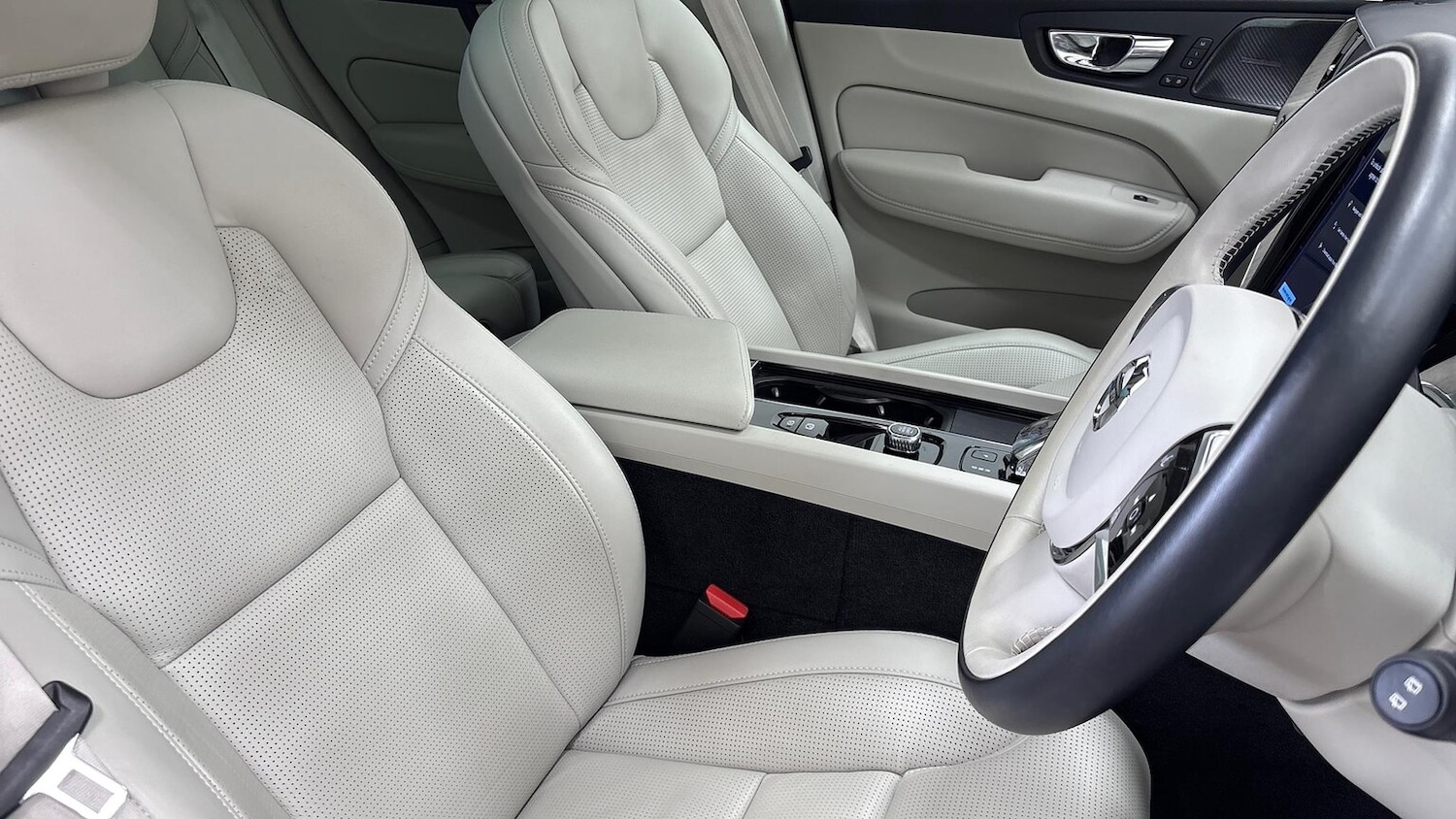 Used Volvo XC60 2022 for sale - 76785160: Photo 27