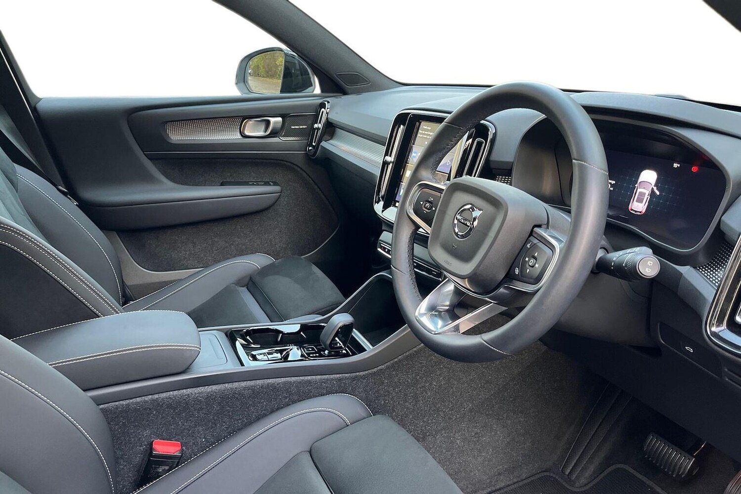 Used Volvo XC40 2024 for sale - 76536652: Photo 17