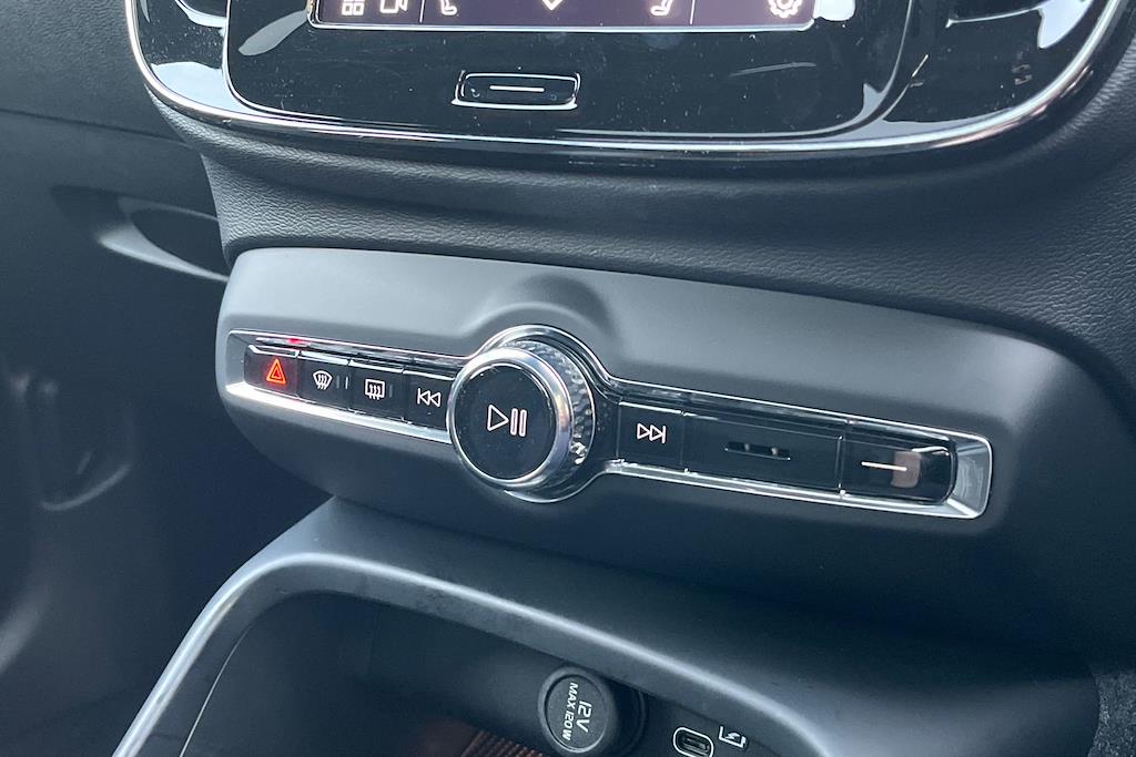 Used Volvo XC40 2024 for sale - 76536652: Photo 24