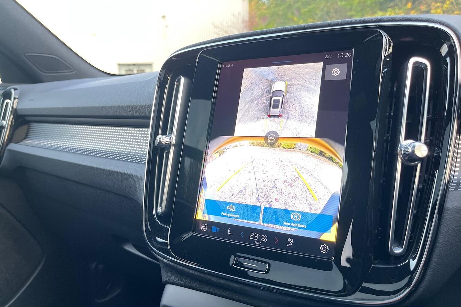 Used Volvo XC40 2024 for sale - 76536652: Photo 25