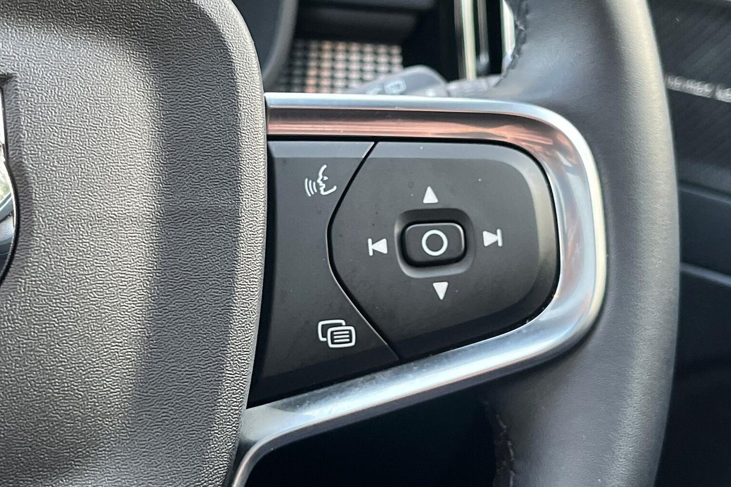 Used Volvo XC40 2024 for sale - 76536652: Photo 28