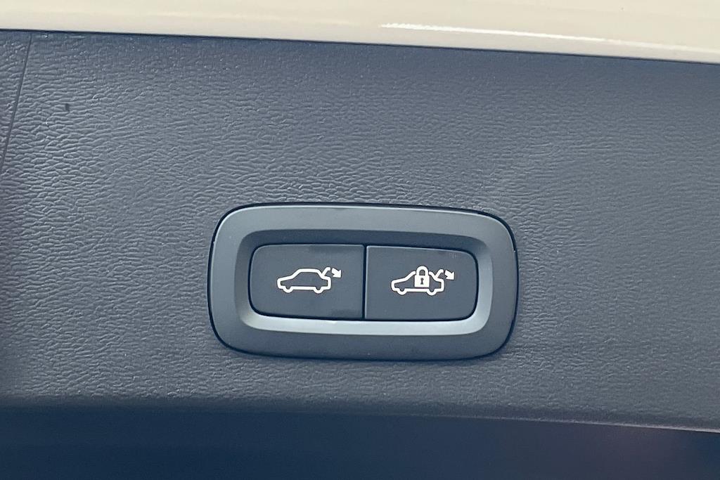 Used Volvo XC40 2024 for sale - 76536652: Photo 32